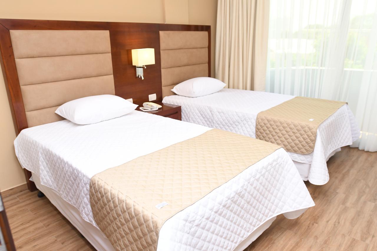 Taos Apart Hotel Santa Cruz de La Sierra Dış mekan fotoğraf
